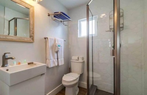 North Pacific Beach Apartamento | Boho Bungalow Studio Walk to Beach