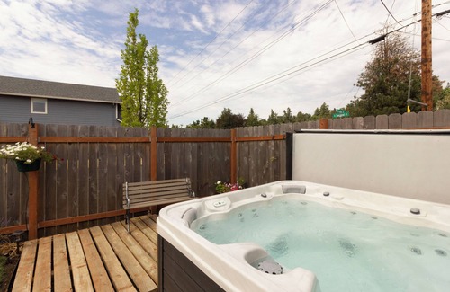 Silverton Casa | Boho Bungalow w/Hot Tub 4 Blocks From Downtown Silverton