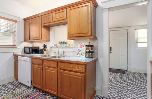 Lakeland Casa | Boho Château in Downtown LKLD. Close to Florida Southern, Lake Morton, SEU