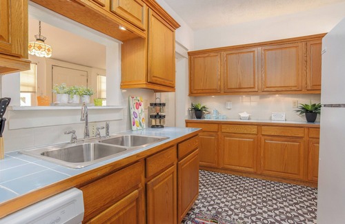Lakeland Casa | Boho Château in Downtown LKLD. Close to Florida Southern, Lake Morton, SEU