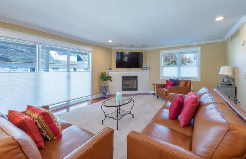 South Haven Casa | Boho Chateau - Located less than a block to Lake Michigan and Kid's Corner