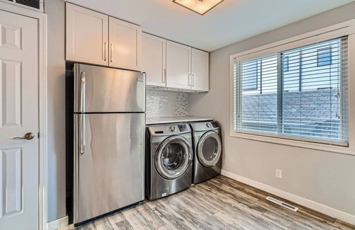 Five Points Condominio | Boho-Chic Condo in Five Points Denver with Wifi, AC & Parking!
