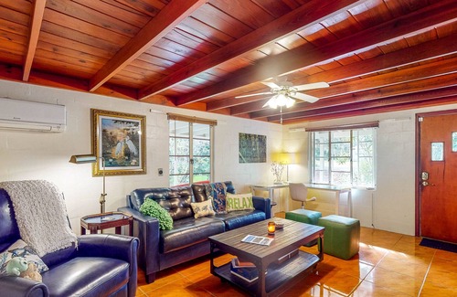 Nalcrest Cabaña | Boho-chic cottage with direct lake access, amazing views - dog-friendly