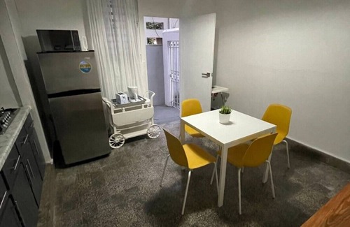 Hato Rey Central Apartamento | Boho chic & cozy apartment near Hato Rey Banking area with solar panels.