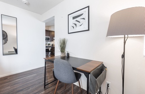 Prairie Village Apartamento | Boho Chic Eclectic Charm and Serenity Fast Wi-Fi