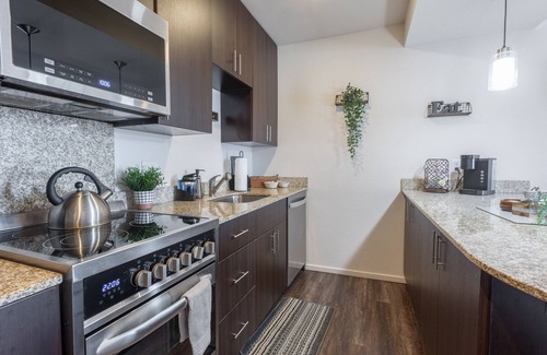 Prairie Village Apartamento | Boho Chic Eclectic Charm and Serenity Fast Wi-Fi