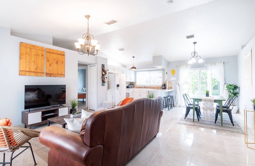 Port Saint Lucie Casa | Boho Chic Retreat