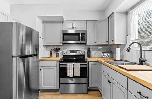 South Burlington Apartamento | Boho Chic Work Escape - 2-Bedroom, Close to Burlington/Airport