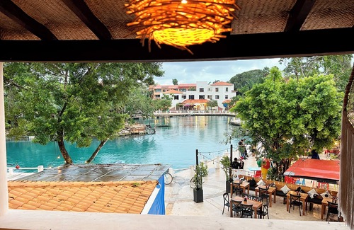Puerto Aventuras Apartamento | Boho Dolphinarium view