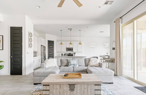 Buckeye Casa | Boho Haven for 10 I Kid Friendly Luxe Backyard
