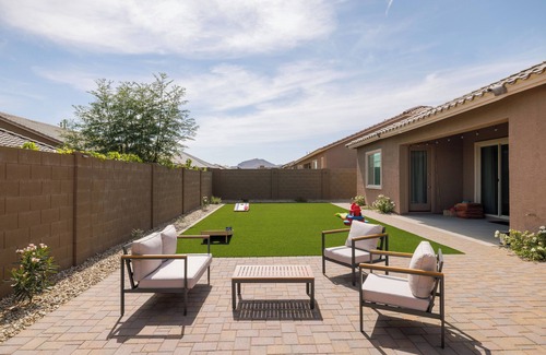Buckeye Casa | Boho Haven for 10 I Kid Friendly Luxe Backyard