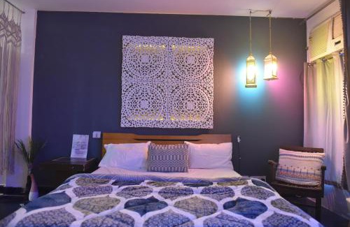 Hauz Khas Village Apartamento | BOHO House, Hosted by Gypsy Cafe