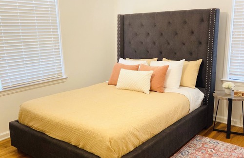 Sylvan Hills Casa | Boho In The City (10 Mins from Airport & Stadium)