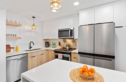 Satellite Beach Condominio | Oceanfront Perfection Stunning Views & Large Heated Pool for Ultimate Relaxation