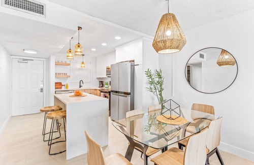 Satellite Beach Condominio | Oceanfront Perfection Stunning Views & Large Heated Pool for Ultimate Relaxation