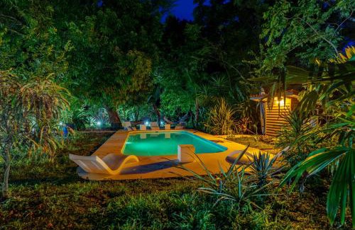 Cedros Cabina | Boho lodge Montezuma l&l