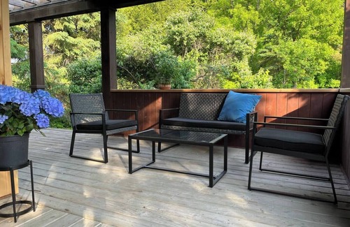 Wakefield Apartamento | Boho Loft in Downtown Wakefield