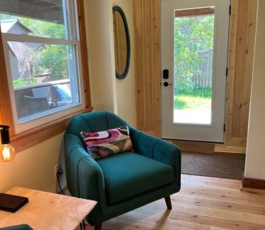 Wakefield Apartamento | Boho Loft in Downtown Wakefield