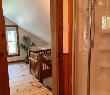 Wakefield Apartamento | Boho Loft in Downtown Wakefield