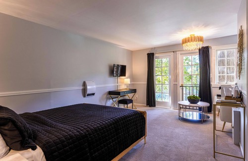 Monte Rio Hotel | Boho Manor Resort - Room 24