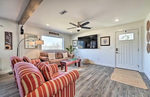 Mountain Home Casa | Boho Mountain Home Escape, Walk to Marina!