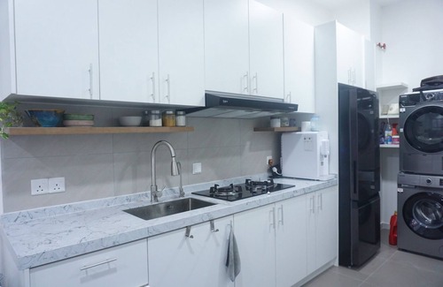 Cheras Apartamento | Boho retreat 1-min walk to MRT Station - Female only