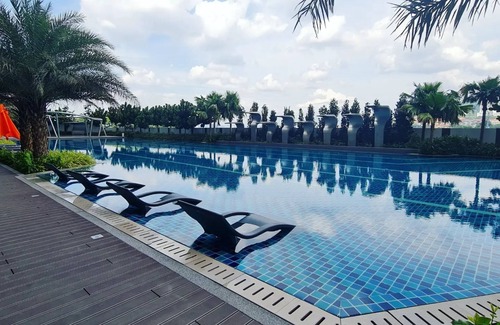 Cheras Apartamento | Boho retreat 1-min walk to MRT Station - Female only
