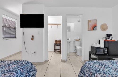 Coral Way Casa | Boho Studio in Little Havana