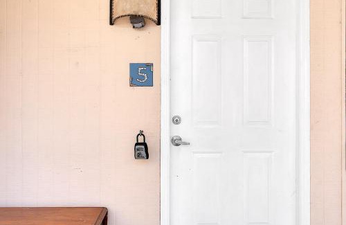 Coral Way Casa | Boho Studio in Little Havana