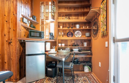 North Queen Anne Condominio | Boho Studio on 8th Ave West | Queen Anne, Seattle