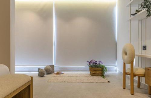 Beirut Apartamento | BOHO Studio Wild Flowers in Mar Mikhael