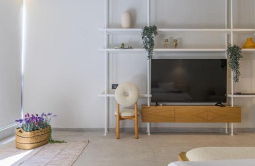 Beirut Apartamento | BOHO Studio Wild Flowers in Mar Mikhael