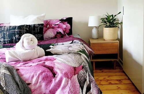 Golden Point Casa | Boho Style Ballarat Central | Pet Friendly | Sleeps 1-7
