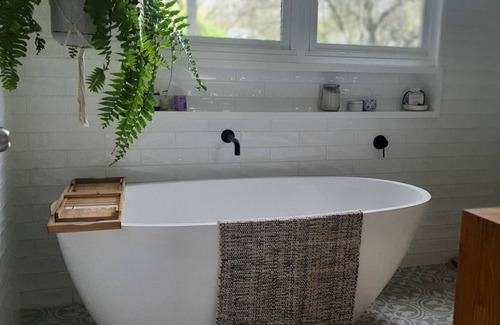 Golden Point Casa | Boho Style Ballarat Central | Pet Friendly | Sleeps 1-7