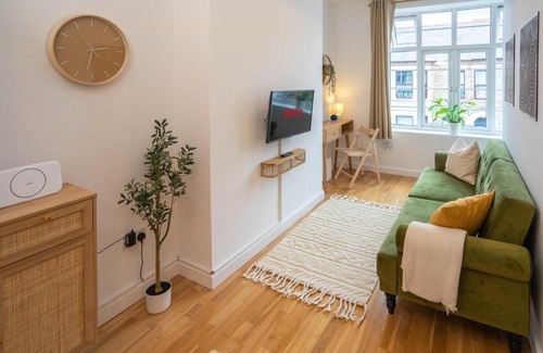 Mill Road Apartamento | Boho Style - KING BED, Central, Super FAST Wi-Fi