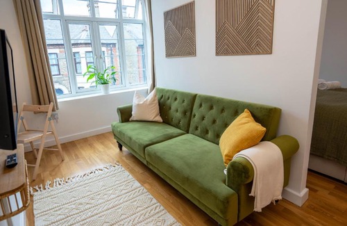 Mill Road Apartamento | Boho Style - KING BED, Central, Super FAST Wi-Fi