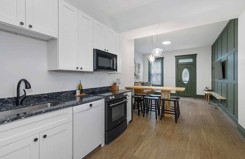 Lindenwald Casa | BoHo Townhome|Near the River|5 Min to Spooky Nook