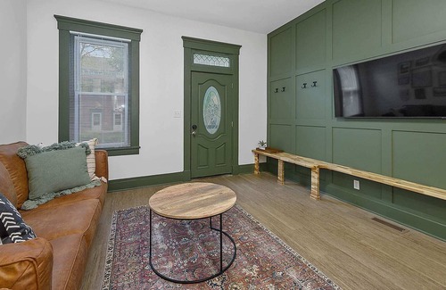 Lindenwald Casa | BoHo Townhome|Near the River|5 Min to Spooky Nook