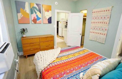 Smith's Memento Apartamento | Boho Vibes! Walk 2 Beach & Ocean Center!