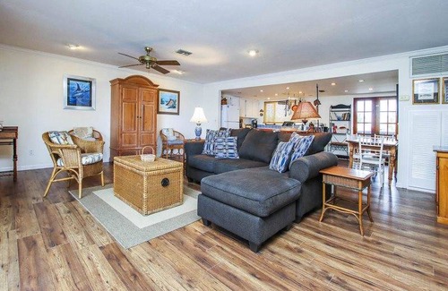 Bokeelia Condominio | Bokeelia Beachouse Tarpon Penthouse