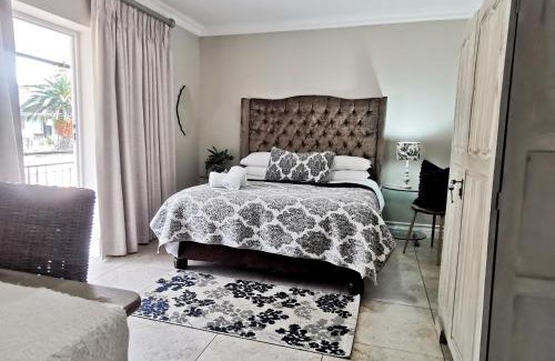 Emalahleni Casa | Bokmakierie Gastehuis Emalahleni Pty Ltd