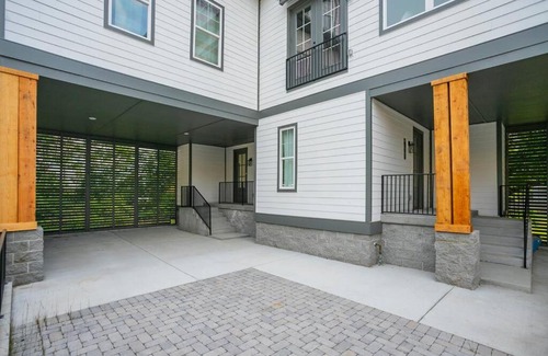 Nashville Casa | BOLD BRIGHT Boutique Stay 3bd-Parkin 12 min to DT