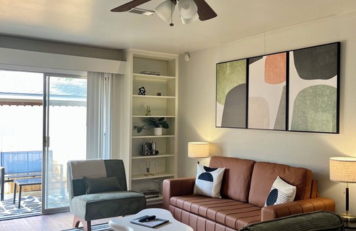 Hancock Casa | Bold MCM 2-bedroom pad
