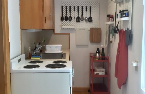 Chamberlain Casa | BOLD OCEANFRONT RETRO GUESTHOUSE IN MID-COAST MAINE! 3/1 WITH PRIVATE DECK.