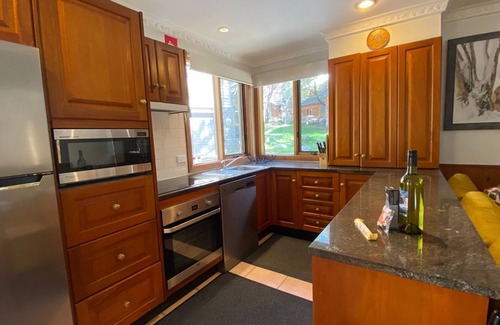 Thredbo Chalet De Esquí | Bollygums - Nestled in wooded area of Thredbo