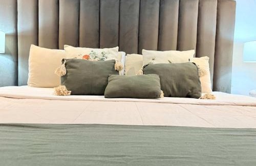 Emiliano Zapata Apartamento | Bolongo 2BR your exclusive oceanfront escape