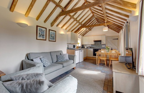 West Beckham Cabaña | Bolt Hole - sleeps 4 guests in 2 bedrooms