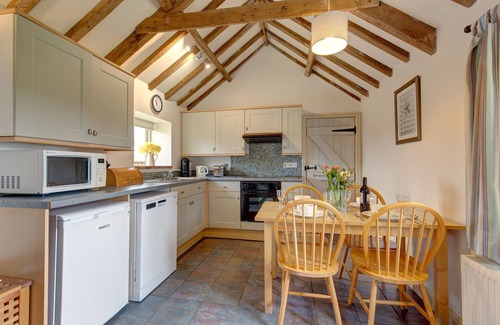 West Beckham Cabaña | Bolt Hole - sleeps 4 guests in 2 bedrooms
