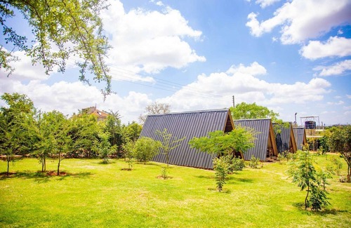 Voi Cabina | Boma Simba Lodge