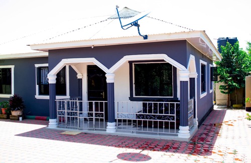 Boma la Ngombe Cama Y Desayuno | Bomang'ombe 2 room with breakfast